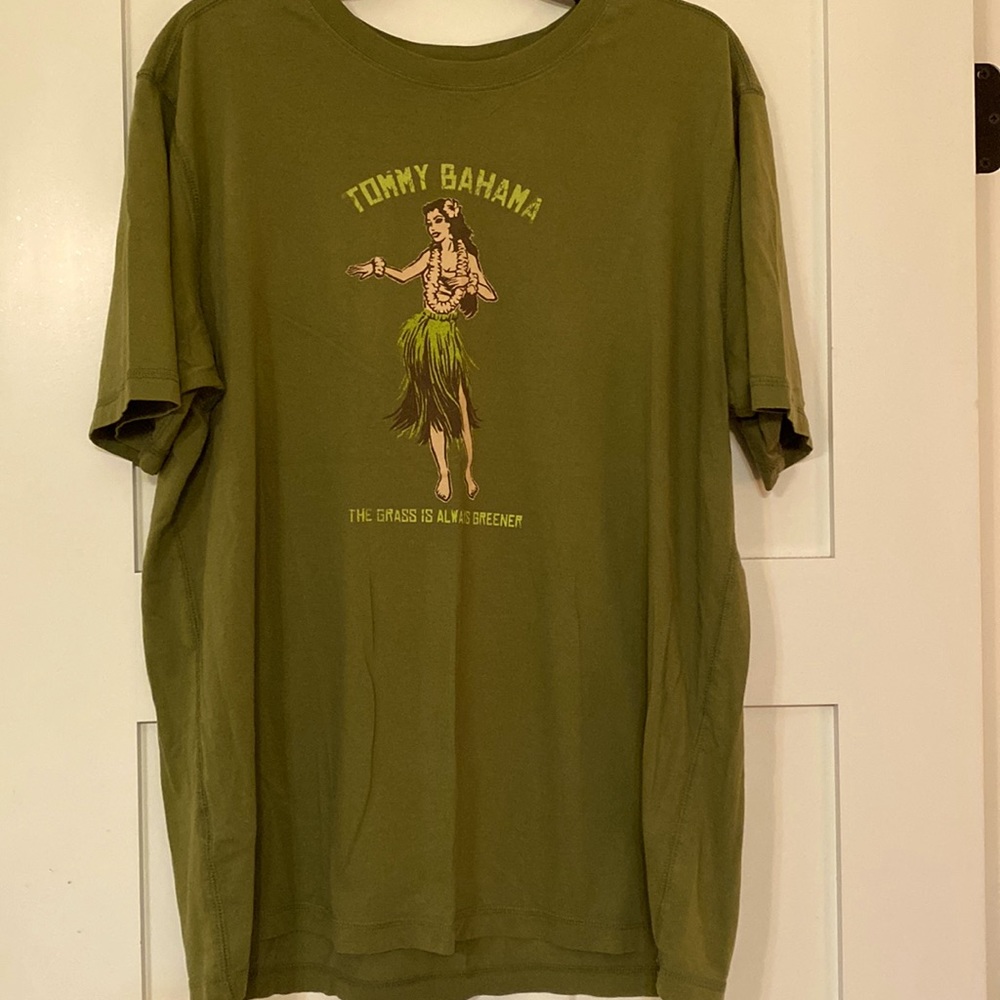 Tommy Bahama Mens Short Sleeve Tee. Size XL. 100% cotton. Army green.